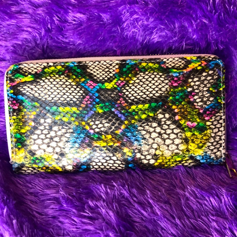 Colorful Snake Print Wallet !